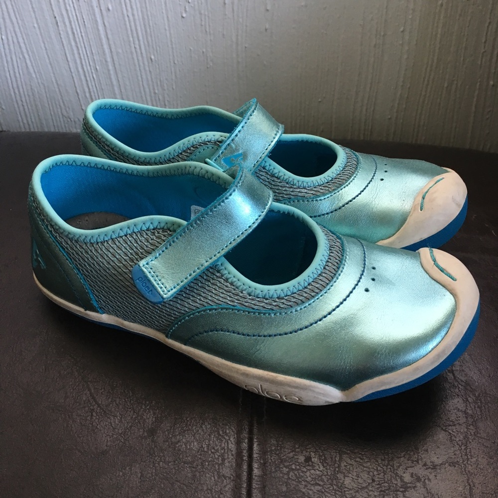 Girls Plea Sneakers